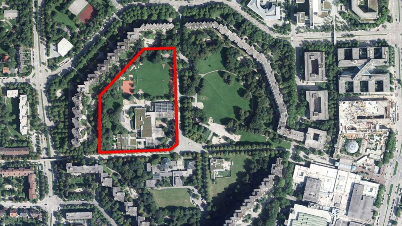 Theodor Heuss Platz  rot eingezeichnet ist das planungsgebiet fuer den schulstandort am theodor heuss platz EMH web