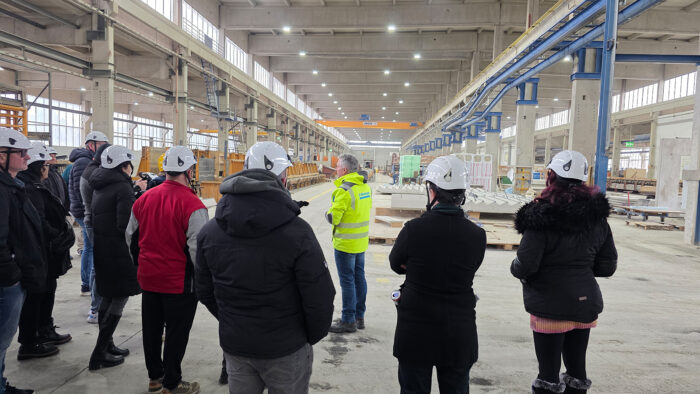 Nachwuchs zu Besuch im Betonfertigteilwerk